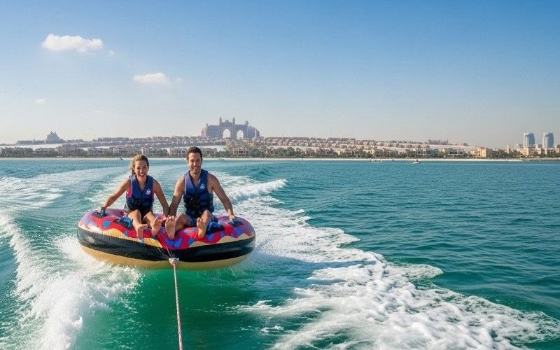 Donut-ride-Dubai-near-Palm-Jumeirah-with-clear-waters-and-scenic-views